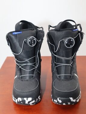 Kids Black Snow Boots with BOA® Lacing
